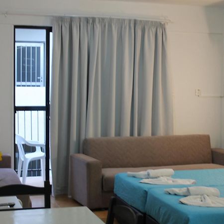 A Maos Hotel Apartments Agia Napa Quarto foto